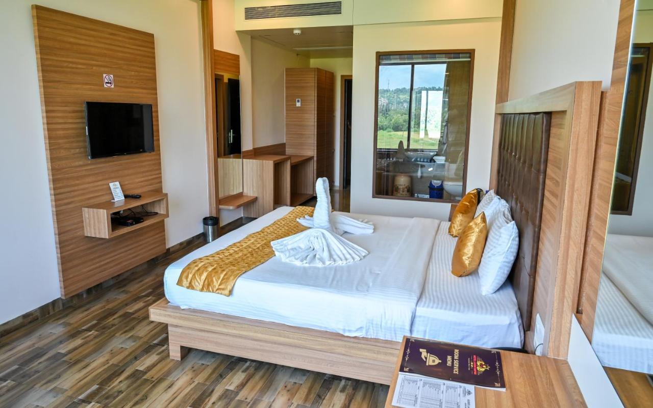 Hotel Laxmi Empire GOA Bagian luar foto