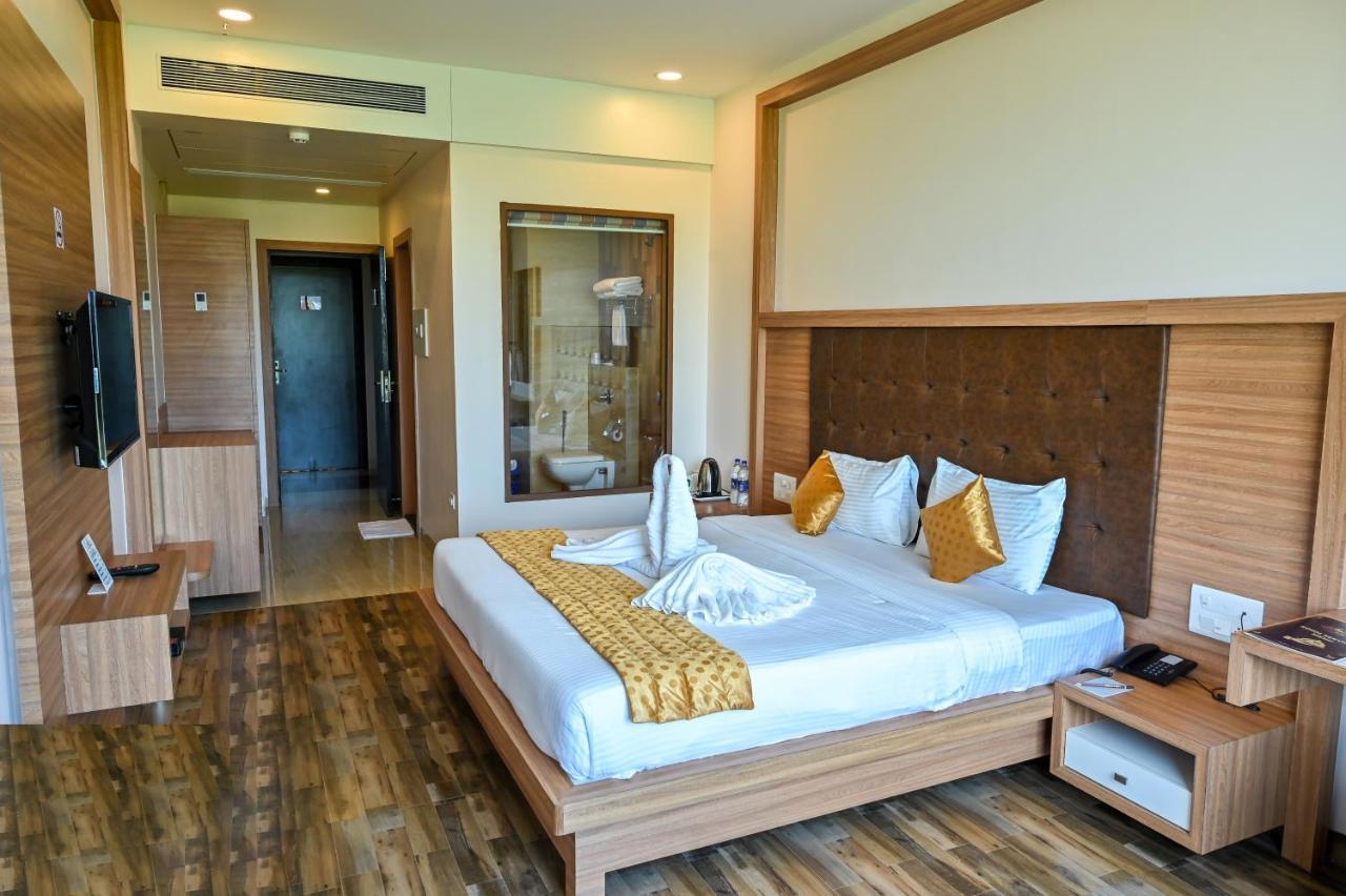 Hotel Laxmi Empire GOA Bagian luar foto