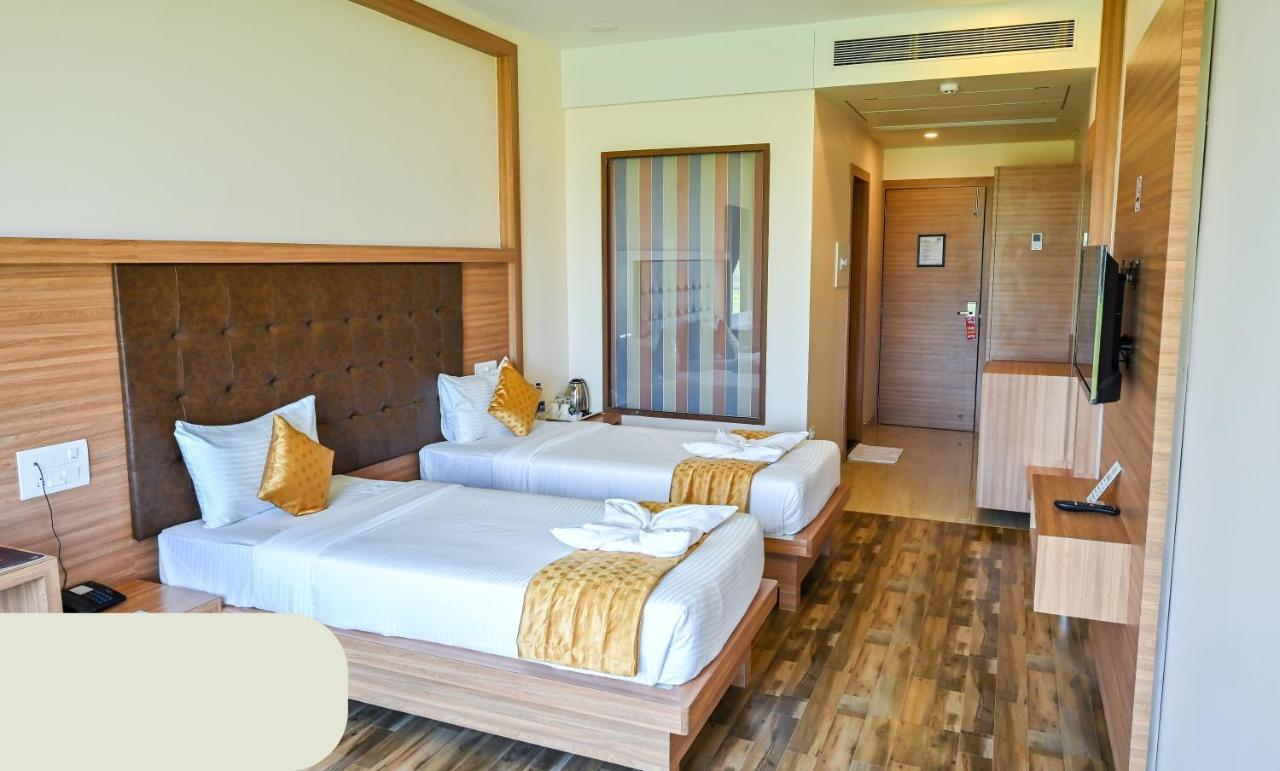 Hotel Laxmi Empire GOA Bagian luar foto