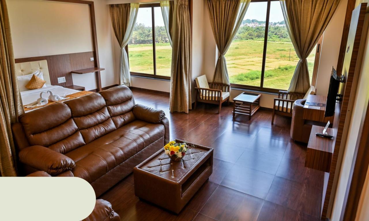 Hotel Laxmi Empire GOA Bagian luar foto