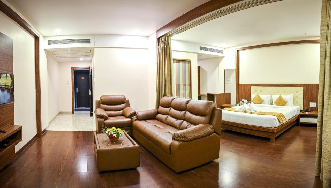 Hotel Laxmi Empire GOA Bagian luar foto
